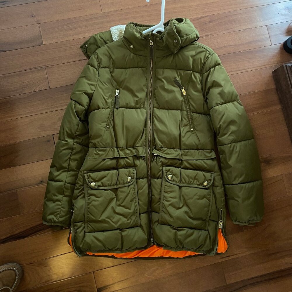 Adorable Olive Green JCrew Puffer Coat with Orange Lining Small